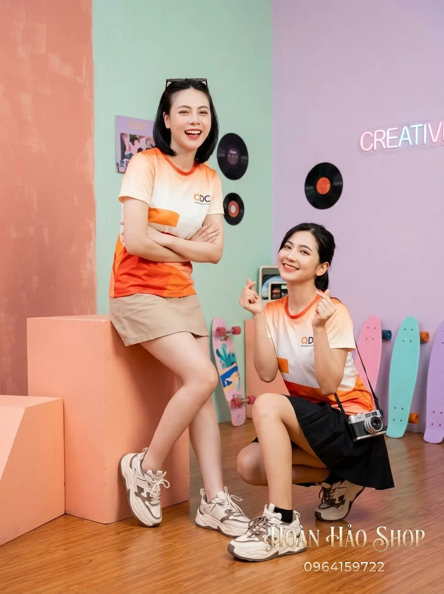 Mẫu Áo Đồng Phục Nhóm Đi Du Lịch Màu Trắng Phối Cam