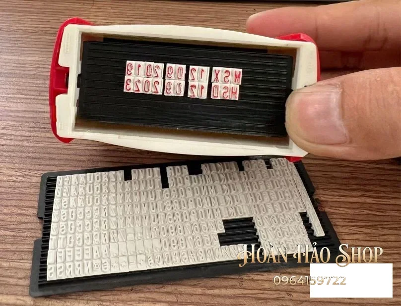 Con dấu ngày tháng năm