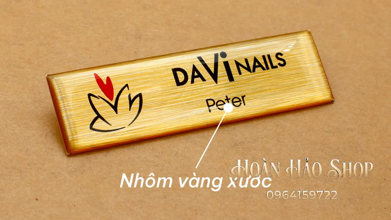 Làm bảng tên đeo áo giá rẻ